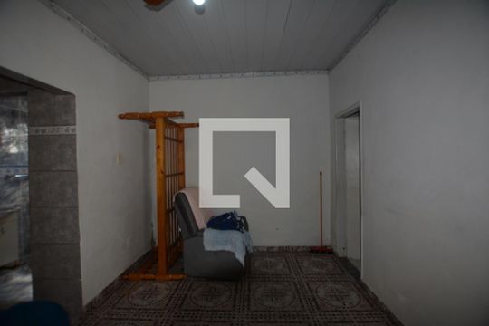 Sala de casa para alugar com 1 quarto, 300m² em Irajá, Rio de Janeiro