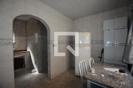 Sala de Jantar de casa para alugar com 1 quarto, 300m² em Irajá, Rio de Janeiro