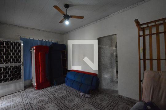 Sala de casa para alugar com 1 quarto, 300m² em Irajá, Rio de Janeiro