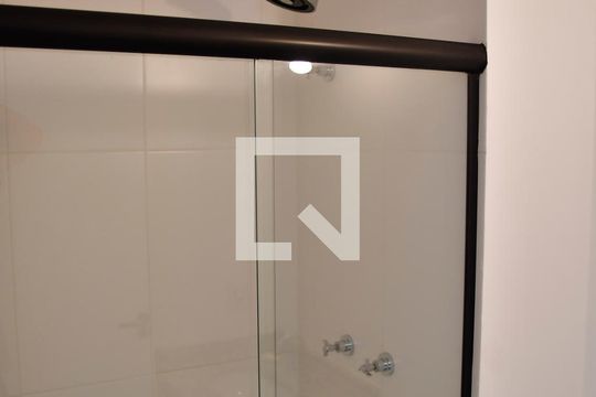 Banheiro de kitnet/studio à venda com 1 quarto, 21m² em República, São Paulo