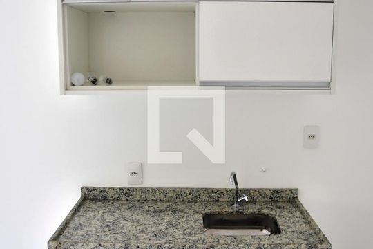 Cozinha de kitnet/studio à venda com 1 quarto, 21m² em República, São Paulo