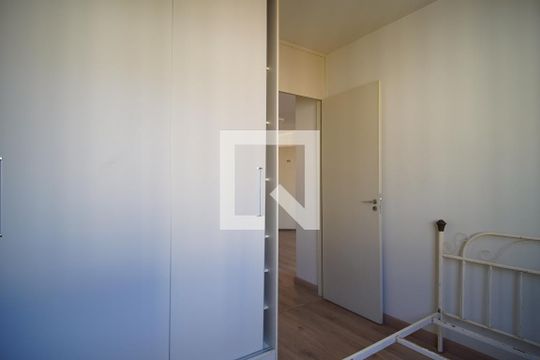 Quarto 2 de apartamento para alugar com 3 quartos, 55m² em Mário Quintana, Porto Alegre