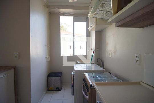 Cozinha de apartamento para alugar com 3 quartos, 55m² em Mário Quintana, Porto Alegre