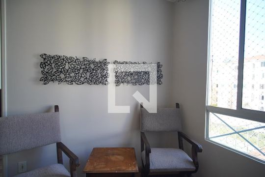 Sala de apartamento para alugar com 3 quartos, 55m² em Mário Quintana, Porto Alegre