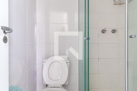 Banheiro de apartamento para alugar com 2 quartos, 55m² em Vila Paulista, Guarulhos