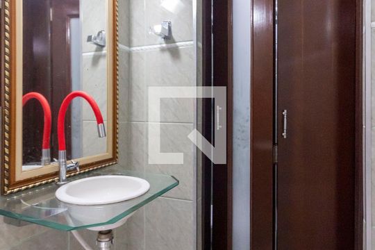 Lavabo de casa para alugar com 3 quartos, 290m² em Conjunto Residencial Jose Boni, São Paulo