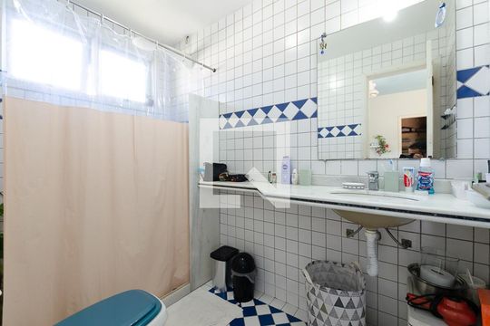 Banheiro da Suíte 1 de casa de condomínio à venda com 5 quartos, 250m² em Badu, Niterói