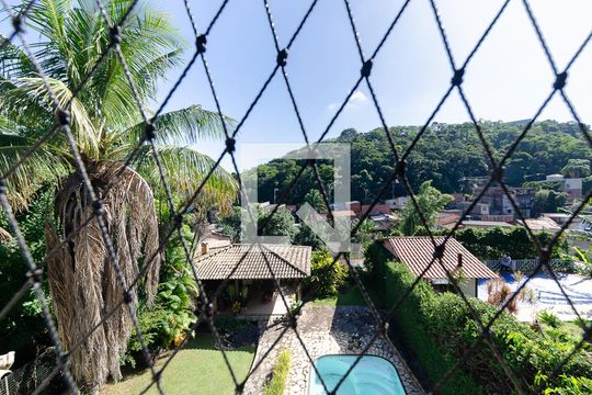 Vista da Suíte 2 de casa de condomínio à venda com 5 quartos, 250m² em Badu, Niterói