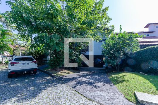 Fachada de casa de condomínio à venda com 5 quartos, 250m² em Badu, Niterói
