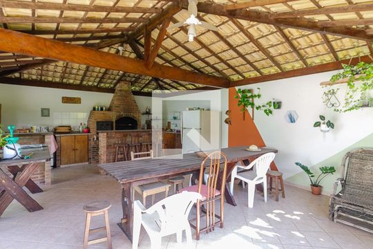Churrasqueira de casa de condomínio à venda com 5 quartos, 250m² em Badu, Niterói