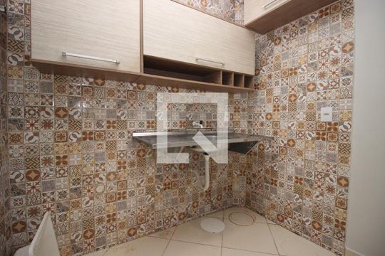 Cozinha e Área de Serviço de apartamento para alugar com 2 quartos, 50m² em Riacho Fundo I, Brasília