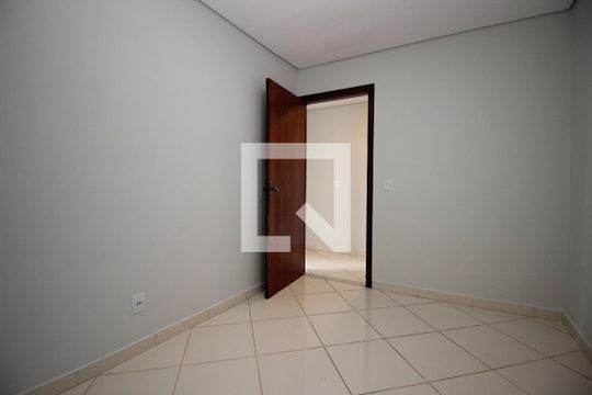 Quarto 2 de apartamento para alugar com 2 quartos, 50m² em Riacho Fundo I, Brasília