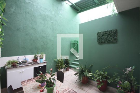 Quintal de casa à venda com 5 quartos, 140m² em Jardim da Glória, São Paulo