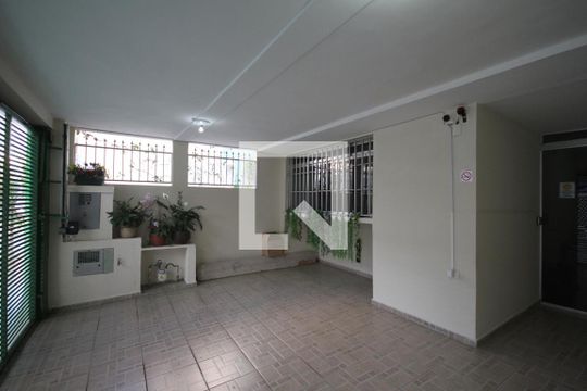Garagem de casa à venda com 5 quartos, 140m² em Jardim da Glória, São Paulo