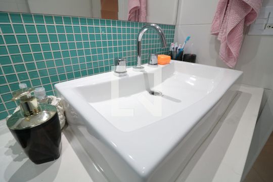 Banheiro Social de apartamento para alugar com 3 quartos, 88m² em Vila Regente Feijó, São Paulo