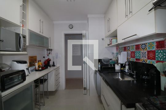 Cozinha e Área de Serviço de apartamento para alugar com 3 quartos, 88m² em Vila Regente Feijó, São Paulo
