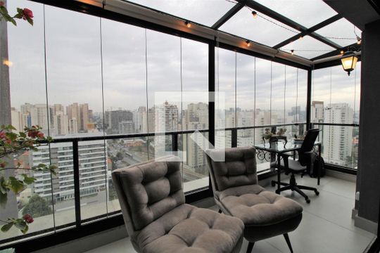 Varanda de kitnet/studio à venda com 1 quarto, 46m² em Campo Belo, São Paulo
