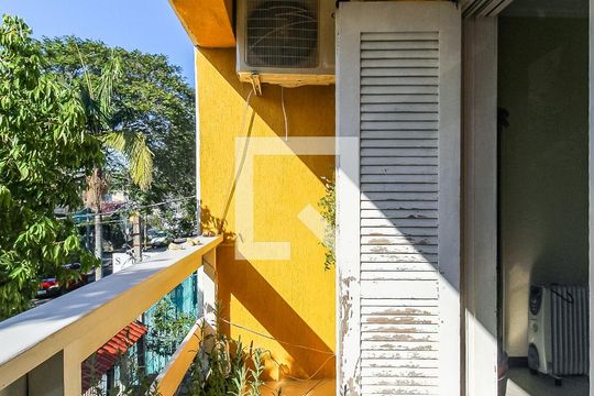 Sacada da sala 1 de casa à venda com 3 quartos, 430m² em Sarandi, Porto Alegre