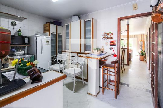 Cozinha de casa à venda com 3 quartos, 430m² em Sarandi, Porto Alegre
