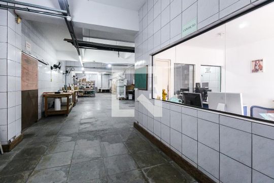 Garagem de casa à venda com 3 quartos, 430m² em Sarandi, Porto Alegre