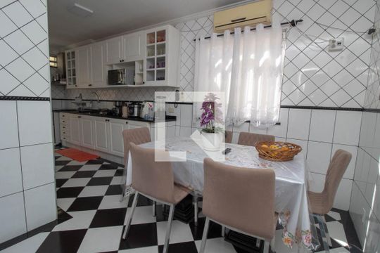 Cozinha de casa para alugar com 3 quartos, 600m² em Chacrinha, Duque de Caxias