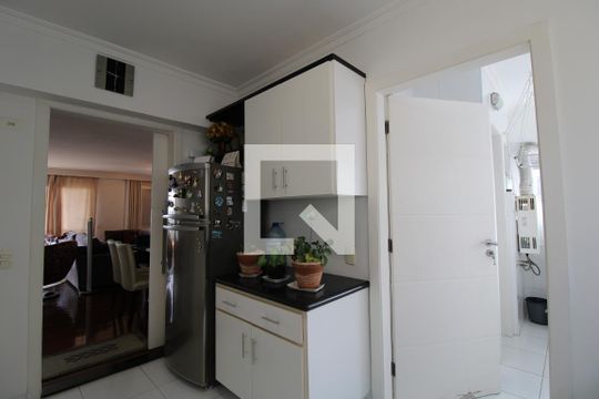 Cozinha de apartamento para alugar com 2 quartos, 110m² em Brooklin, São Paulo