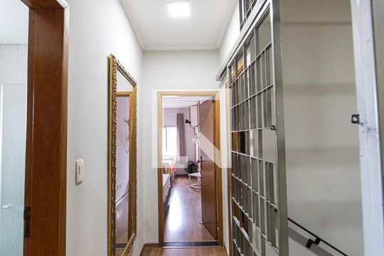 Corredor de casa à venda com 3 quartos, 272m² em Vila Carrão, São Paulo