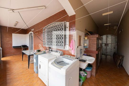 Área de Serviço de casa à venda com 3 quartos, 272m² em Vila Carrão, São Paulo
