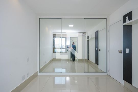 Suíte de apartamento para alugar com 1 quarto, 53m² em Vila Castela, Nova Lima