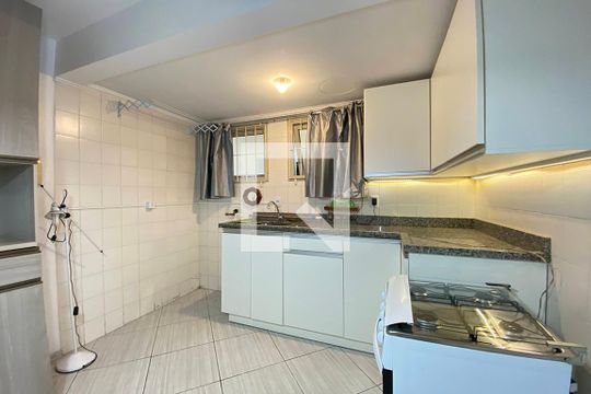 Cozinha de kitnet/studio à venda com 1 quarto, 30m² em Centro, São Leopoldo