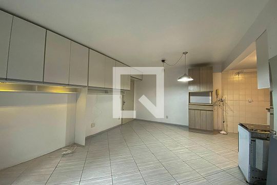 Sala/Quarto de kitnet/studio à venda com 1 quarto, 30m² em Centro, São Leopoldo