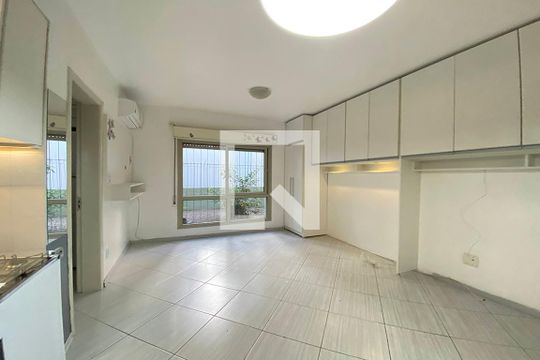 Kitnet/Studio à venda com 1 quarto, 30m² em Centro, São Leopoldo