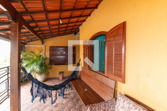 varanda de casa à venda com 3 quartos, 300m² em Jaqueline, Belo Horizonte