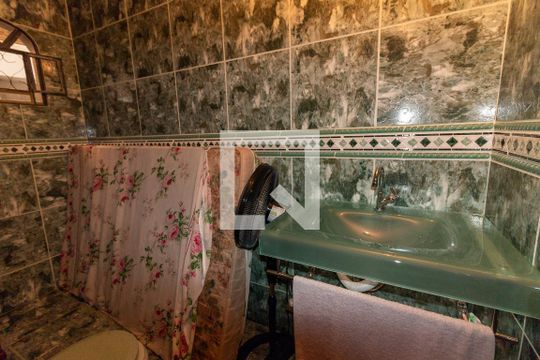 Banheiro da Suíte de casa à venda com 3 quartos, 300m² em Jaqueline, Belo Horizonte