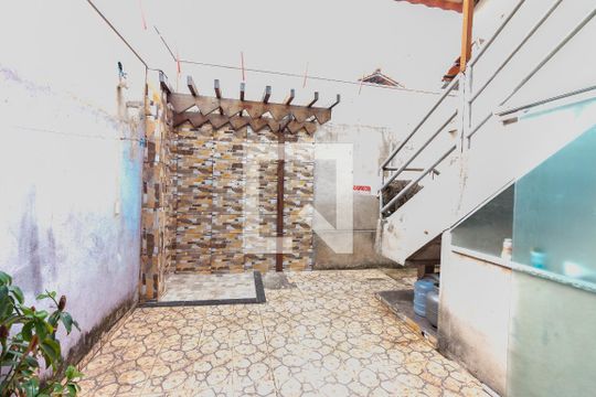 Quintal de casa à venda com 3 quartos, 300m² em Jaqueline, Belo Horizonte