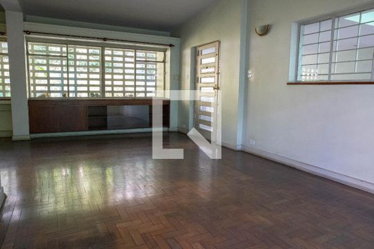 Sala de casa à venda com 4 quartos, 240m² em Alto da Lapa, São Paulo