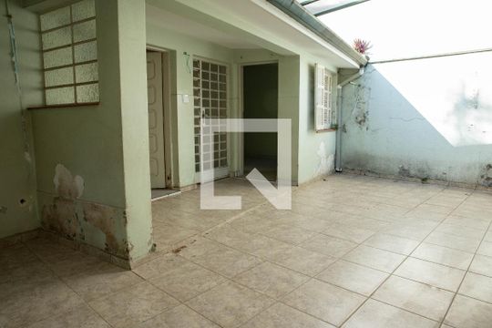 Quintal de casa à venda com 4 quartos, 240m² em Alto da Lapa, São Paulo