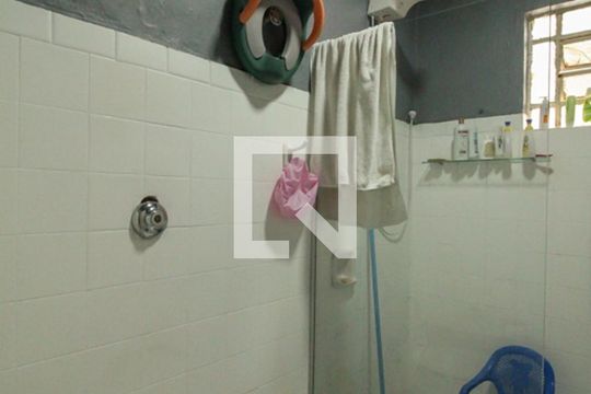 Banheiro de casa à venda com 2 quartos, 150m² em Vila Albertina, São Paulo