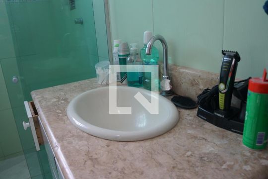 Banheiro Suíte de casa à venda com 3 quartos, 200m² em Piedade, Rio de Janeiro