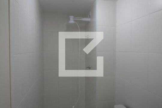 Banheiro de apartamento para alugar com 2 quartos, 34m² em Jardim Taquaral, São Paulo