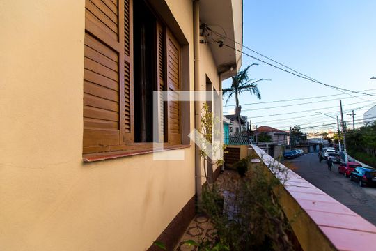 Varanda de casa à venda com 2 quartos, 200m² em Vila Guarani (z Sul), São Paulo