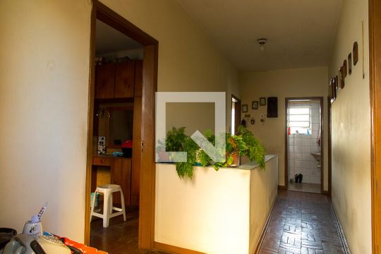 Corredor de casa à venda com 2 quartos, 200m² em Vila Guarani (z Sul), São Paulo