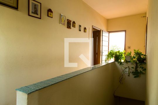 Corredor de casa à venda com 2 quartos, 200m² em Vila Guarani (z Sul), São Paulo