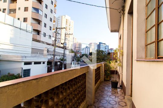 Varanda de casa à venda com 2 quartos, 200m² em Vila Guarani (z Sul), São Paulo