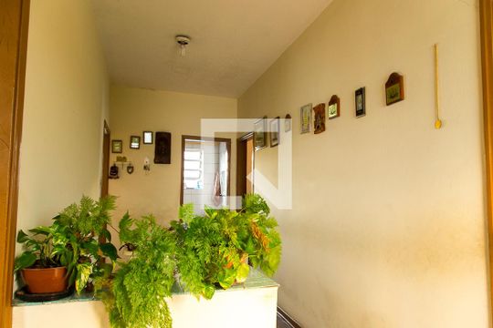 Corredor de casa à venda com 2 quartos, 200m² em Vila Guarani (z Sul), São Paulo