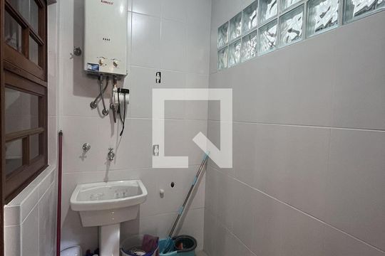Área de Serviço de casa à venda com 3 quartos, 238m² em Ipanema, Porto Alegre