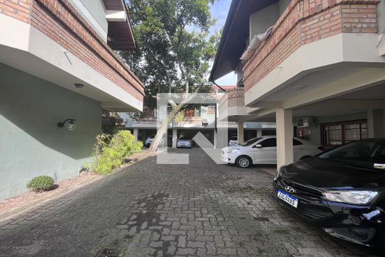 Área comum de casa à venda com 3 quartos, 238m² em Ipanema, Porto Alegre