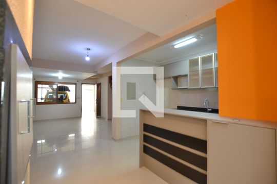 Sala de casa à venda com 3 quartos, 238m² em Ipanema, Porto Alegre
