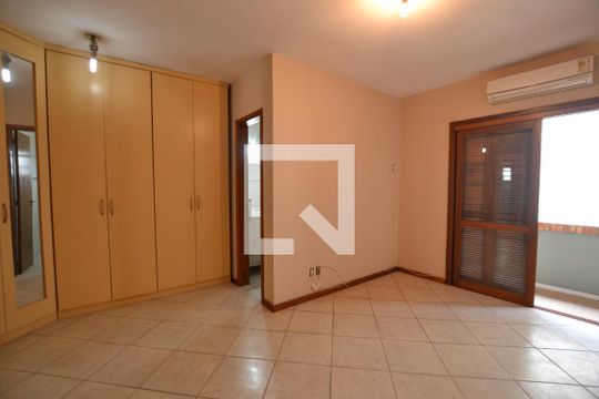 Suíte de casa à venda com 3 quartos, 238m² em Ipanema, Porto Alegre