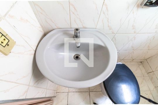 Banheiro de casa à venda com 8 quartos, 250m² em Jardim Rizzo, Guarulhos